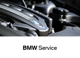 Foto eines BMW Motors und das Logo von BMW Service